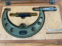 *GENUINE* MITUTOYO 103-220 OUTSIDE MICROMETER 5 - 6
