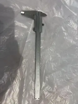 MITUTOYO MITUTOYO CALIPER 200MM