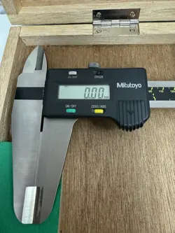 MITUTOYO CD-24