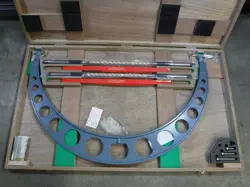 MITUTOYO OD MIROMETER 700-800MM RANGE 104-146 (LOC916)