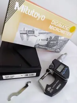 DIGITAL MICROMETER MITUTOYO