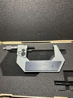 MITUTOYO MDC-100M