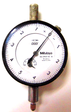 MITUTOYO DIAL INDICATOR  NO.2923-10 DIAL READING -0-5-0  LUG BLACK