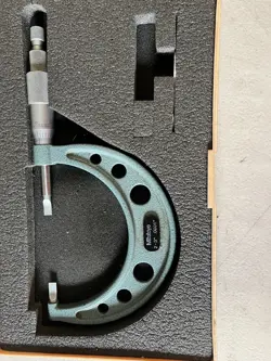 MITUTOYO OUTSIDE MICROMETER NO 122-127 2-3