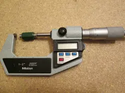 MITUTOYO 1-2 DIGITAL MICROMETER NO. 293-722-10 FOR REPAIR OR PARTS