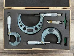 MITUTOYO 103-922 MICROMETER SET