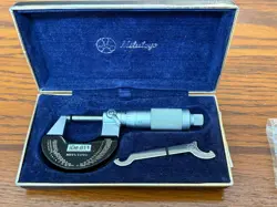 VINTAGE MITUTOYO  OUTSIDE MICROMETER   102-124   M 325-1   IN  VELVET-LINED BOX
