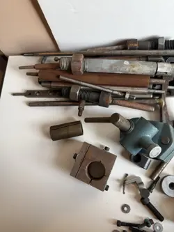 TOOL HOLDER