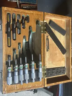 MITUTOYO MICROMETER SET 0-6