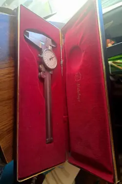 VINTAGE MITUTOYO DIAL CALIPERS STAINLESS MADE IN JAPAN WITH ORIGINAL CASE
