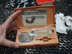 VINTAGE MITUTOYO JAPAN COMBIMIKE DIGIT OUTSIDE MICROMETER 159-101 0-25MM M830