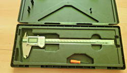 MITUTOYO DIGIMATIC CALIPER -627-1 CD-20PP 0-200MM 0.01MM IP66