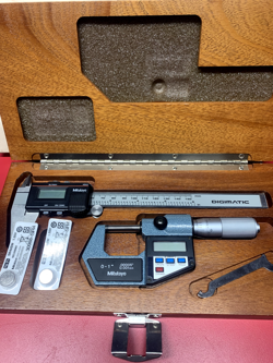 MACHINIST TOOL: MITUTOYO DIGIMATIC VERNIER 0 -1