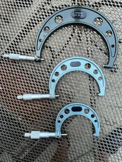 MITUTOYO MICROMETER SET SIZE 2-6
