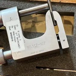 MITUTOYO 117-107 INTERCHANGEABLE ANVIL MICROMETER WITH CASE