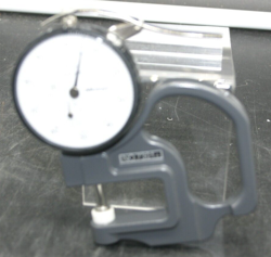 THICKNESS GAUGE WITH