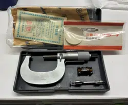 MITUTOYO 101-104 OUTSIDE MICROMETER 25-50MM RANGE 0.01MM GRADUATION (MT005-1)