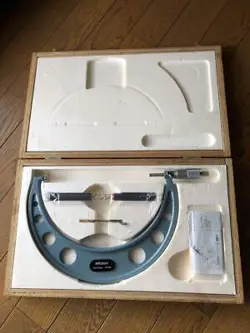 MITUTOYO MICROMETER OM 225