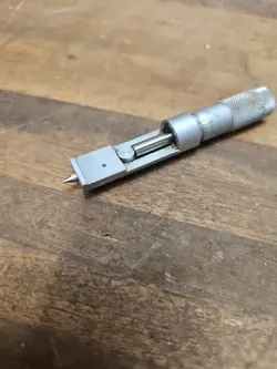 K296- MITUTOYO 147-104
