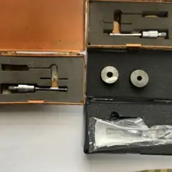 MITUTOYO 3 POINT MICROMETER WITH 3 RINGS AND 2 GAUGES