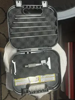 MITUTOYO DIGITAL DEPTH MICROMETER, 2 1/2 BASE, 0-6