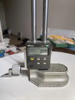 DIGITAL HEIGHT GAUGE MITUTOYO 0 300MM