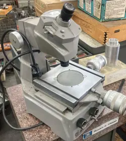 MITUTOYO 176-104 TOOLMAKER MICROSCOPE