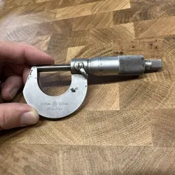 TOOL DIRT SCRATCHES