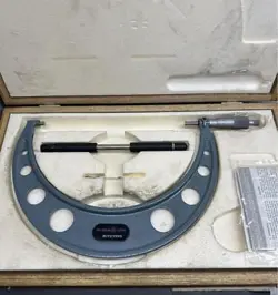 OUTSIDE MICROMETER MITUTOYO OM-225(103-145) JAPAN
