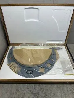 OUTSIDE MICROMETER MITUTOYO OM-300(103-148) JAPAN