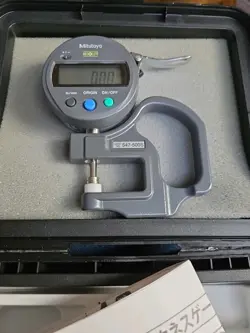 MITUTOYO 547-500 DIGITAL THICKNESS GAGE