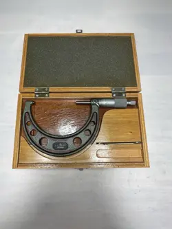 MITUTOYO NO 103-218 MECHANICAL OUTSIDE MICROMETER 3”-4” .0001”