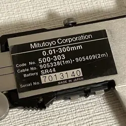 MITUTOYO CD-30 CALIPER IN WOODEN BOX WITH CASE JAPAN