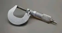 MITUTOYO 0-25MM .001MM MICROMETER WITH CASE