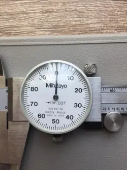MITUTOYO DIAL CALIPER 6