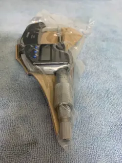 MITUTOYO 422-330-30 BLADE MICROMETER