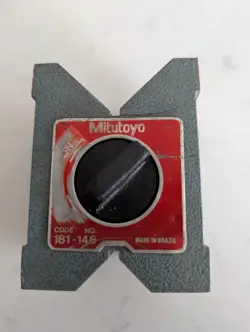 MITUTOYO MAGNETIC V-BLOCK