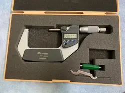 MITUTOYO 293-342-30 DIGITAL MICROMETER 2-3