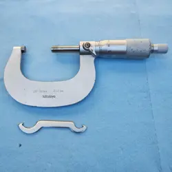 MITUTOYO MICROMETER 25-50MM PRECISION MEASUREMENT TOOL WITH ADJUSTMENT WRENCH