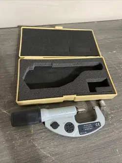 DIGITAL MICROMETER UNTESTED