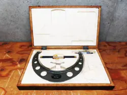 MITUTOYO STANDARD OUTSIDE MICROMETER OM-225 200-225 0.01MM CONTROL 6K0913C-C09