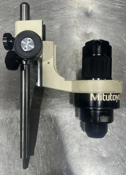 LENS WITH MOUNTING