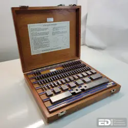 BROWN & SHARPE MITUTOYO GRADE 2 GAGE BLOCK SET 81