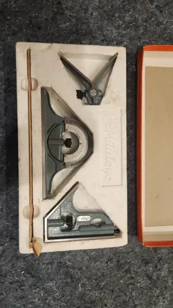 COMBINATION SQUARE/PROTRACTOR