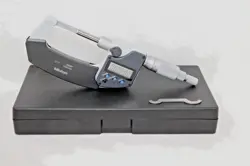 MITUTOYO 422-330-30 DIGIMATIC BLADE MICROMETER  0-1