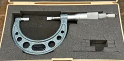 MITUTOYO 122-126 OUTSIDE MICROMETER 1-2