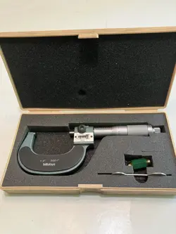 MITUTOYO NO. 193-212 1-2 INCH .0001 O.D. MICROMETER WITH CASE