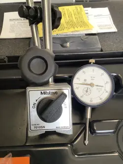 MITUTOYO MAGNETIC BASE DIAL INDICATOR NEW OPEN BOX