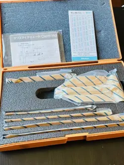 MITUTOYO 129-128 0-6” DEPTH MICROMETER, DMC2.5-6” KIT IN STORAGE CASE