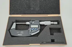 MITUTOYO 406-350 DIGITAL OUTSIDE MICROMETER, NON-ROTATING SPINDLE TYPE, 1